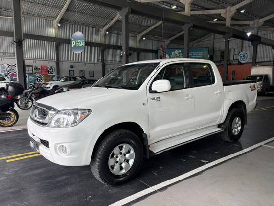 TOYOTA HILUX 2.5 STD 4X4 CD 16V TURBO DIESEL 4P MANUAL TOYOTA HILUX 2.5 STD 4X4 CD 16V TURBO DIESEL 4P MANUAL
